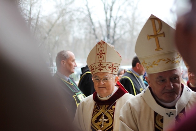 Ingres bp. Romualda Kamińskiego do praskiej katedry