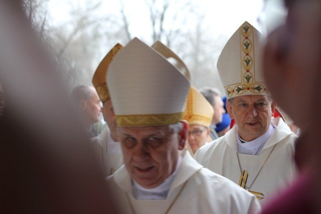 Ingres bp. Romualda Kamińskiego do praskiej katedry