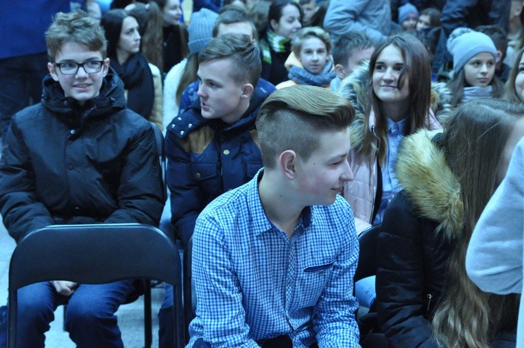 Dekanalne spotkanie młodych w Szczepanowie