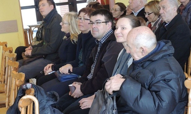 Uczestnicy kolejnego spotkania Szkoły Wiary w Ustroniu-Hermanicach