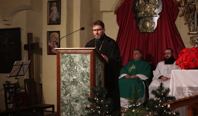 Ks. Dariusz Jóźwik, proboszcz prawosławnej parafii św. Mikołaja, w trakcie wygłaszania homilii