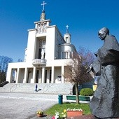 Sanktuarium w Niepokalanowie będzie jednym z dziewięciu miejsc pokazujących Maryję.