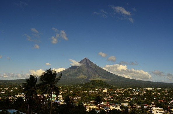 Wulkan Mayon coraz groźniejszy