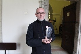 Ojciec Robert Mól z nagrodą " Róże Kłodzkie" 2017