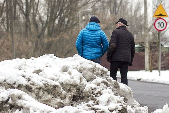 Waldek i Marek testują nową trasę, którą 23 marca z kościoła św. Patryka wyruszą uczestnicy EDK.