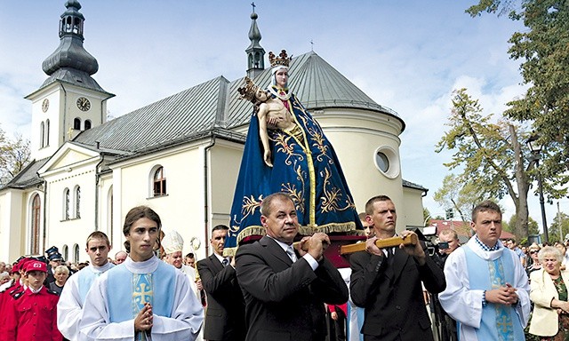 W tym roku przypada 25. rocznica koronacji Piety Hałcnowskiej.