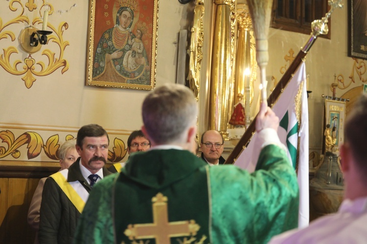 Poświęcenie sztandaru Rycerzy Kolumba w Gilowicach