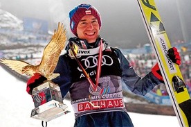 Kamil Stoch: jego wysoka forma w obecnym sezonie sprawia, że ma ogromne szanse na olimpijskie złoto. Dzięki jego wsparciu nasza drużyna także może wskoczyć na podium.