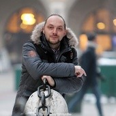 – Widzę od lat, jak program  „12 kroków” pomaga ludziom odzyskać wolność – opowiada Michał Kuś.