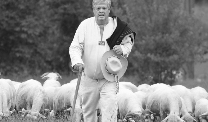 Śp. Henryk Kukuczka wciąż wędrował na czele swoich owiec... 