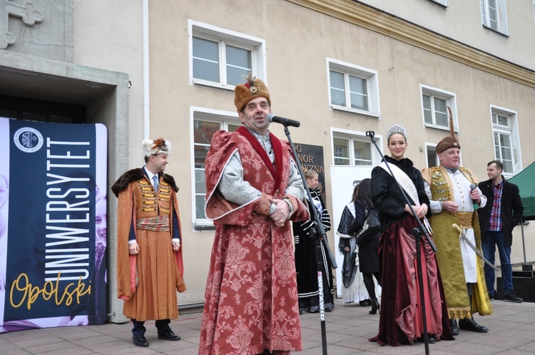 Polonez na opolskim Rynku