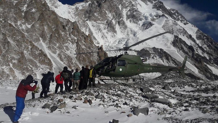 Ratownicy spod Nanga Parbat wrócili do bazy pod K2