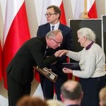 W twarzach, losach tych osób, zawarta jest dramatyczna historia Polski