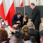 W twarzach, losach tych osób, zawarta jest dramatyczna historia Polski