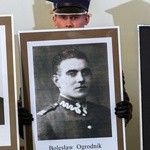 W twarzach, losach tych osób, zawarta jest dramatyczna historia Polski