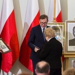 W twarzach, losach tych osób, zawarta jest dramatyczna historia Polski