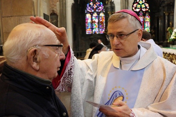 Biblijny przepis na radość: woda, wino i olej