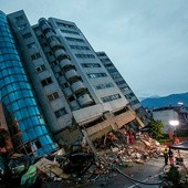 Akcja ratunkowa w budynku uszkodzonym w wyniku trzęsienia ziemi o magnitudzie 6,4. 
7.02.2018  Hualien, Tajwan