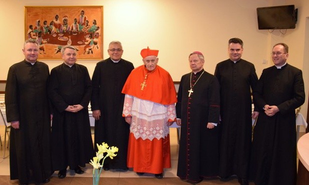 Kard. Ernest Simoni, bp Henryk Tomasik i ks. prał. Albert Warso spotkali się z księżmi dekanatu skarżyskiego.