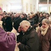 Liturgia Środy Popielcowej gromadzi co roku tłumy wiernych.