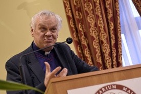 ks. Bogdan Ferdek na co dzień jest wykładowcą teologii dogmatycznej na PWT.