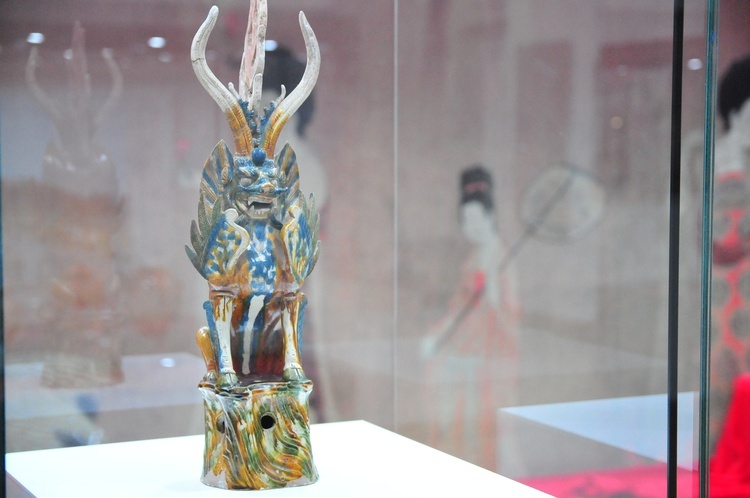 Figurki z czasów dynastii Tang na wystawie w Lublinie