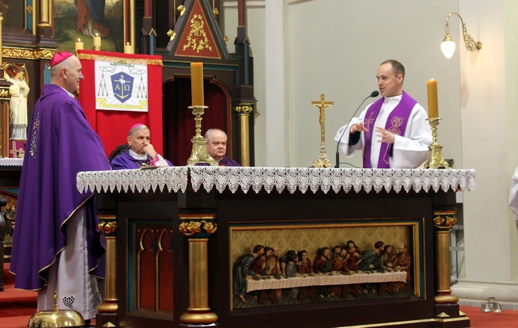 Podziękowanie bp. Andrzejowi Iwaneckiemu 