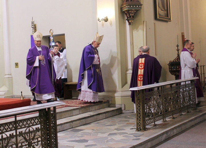 Podziękowanie bp. Andrzejowi Iwaneckiemu 