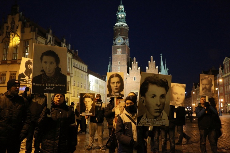 Marsz Pamięci "Bohaterowie Niepodległej. Rodzina Lazarowiczów"