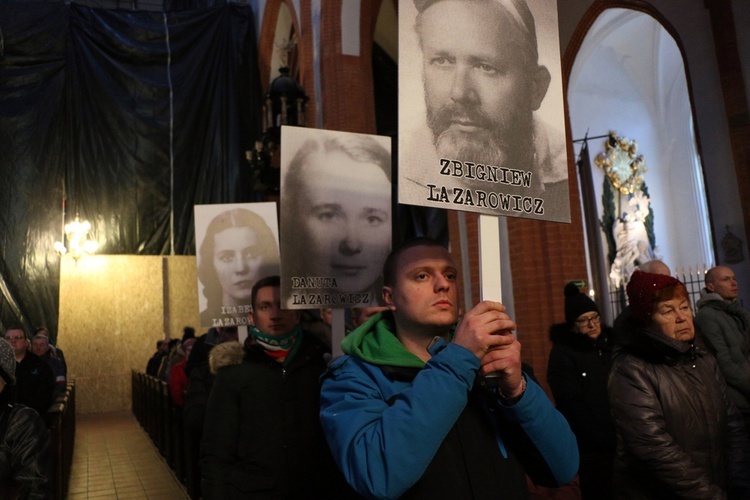 Marsz Pamięci "Bohaterowie Niepodległej. Rodzina Lazarowiczów"