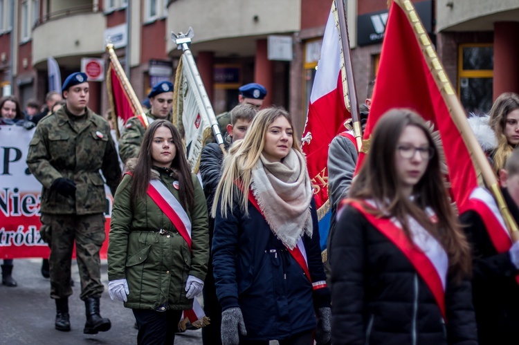 Cześć i chwała bohaterom