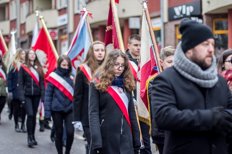 Cześć i chwała bohaterom