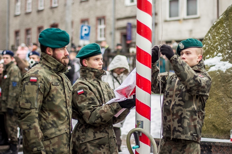 Cześć i chwała bohaterom