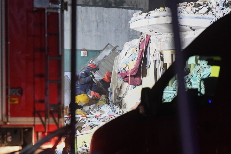 Poznań: Znaleziono ciało piątej ofiary katastrofy budowlanej
