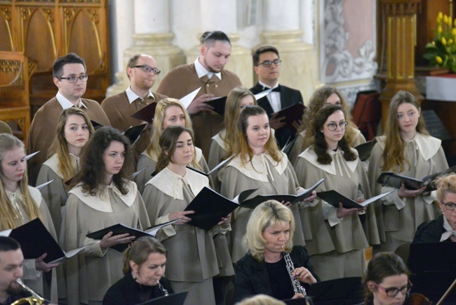 Koncert pasyjny w radomskiej katedrze