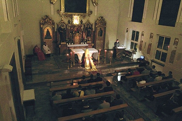 ◄	Klerycy diecezji legnickiej ćwiczą łacinę przez cały okres formacji seminaryjnej.