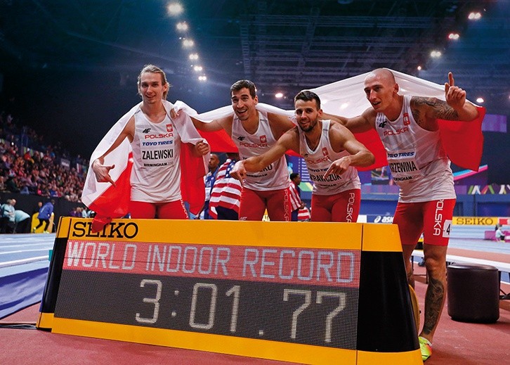 Złota sztafeta 4 x 400 m z Birmingham – od lewej: Karol Zalewski, Rafał Omelko, Łukasz Krawczuk i Jakub Krzewina.