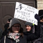 Pikieta zwolenników aborcji pod pałacem arcybiskupa