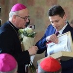 Odsłonięcie herbu abp. Józefa Górzyńskiego