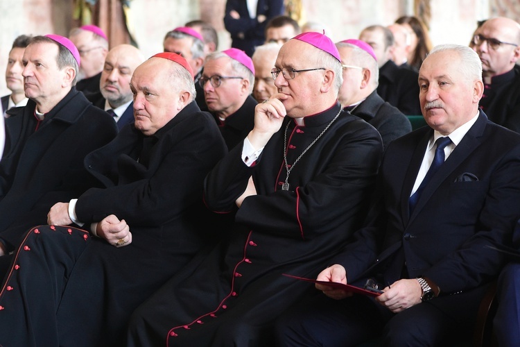 Odsłonięcie herbu abp. Józefa Górzyńskiego