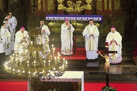 ▲	Abp Wojciech Polak nazwał seminarium darem,  za który powinniśmy składać dzięki.