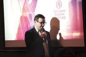 	Gościem spotkania był Maciej Gnyszka.