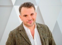 Rafał Szałajko, aktor teatralny, filmowy i telewizyjny, absolwent PWST we Wrocławiu.