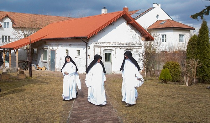 „Ego vobis, vos Mihi” (Ja wasz, wy Moje) – to hasło kamedulskie.