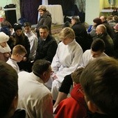 Obrzęd obmycia nóg w parafii Trójcy Świętej w Lublinie
