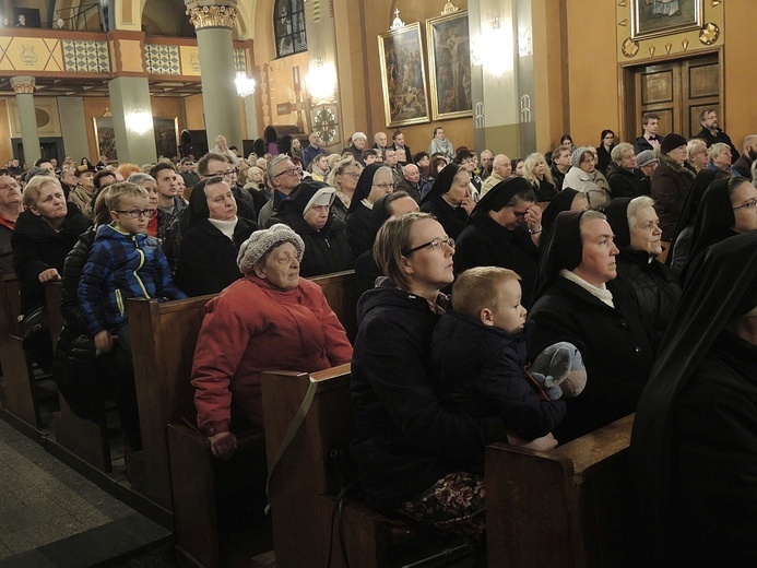 Wielki Piątek w bielskiej katedrze 2018