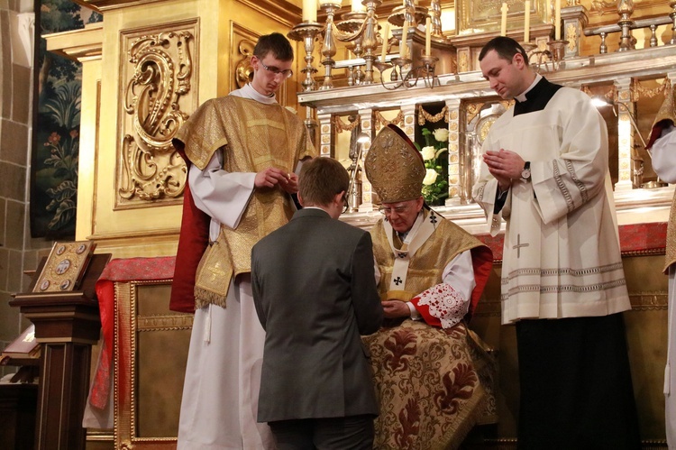 Liturgia Wigilii Paschalnej na Wawelu - chrzest katechumenów