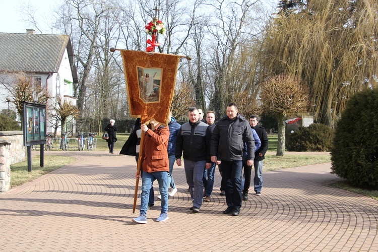 Chorągwiarze z parafii św. Rocha w Boczkach Chełmońskich