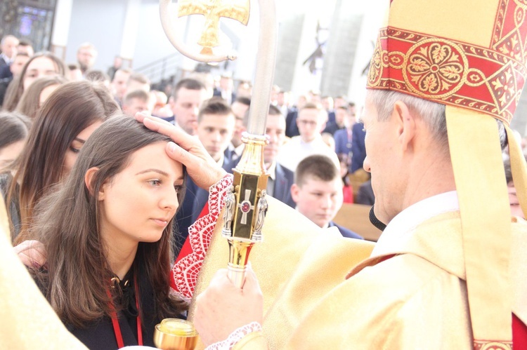 Bierzmowanie w Męcinie