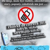 Stary telefon i zużyty znaczek 